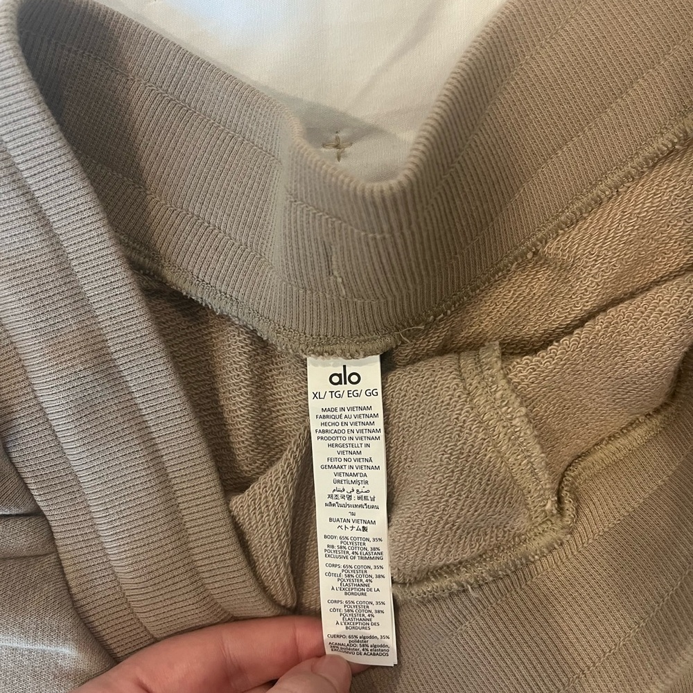 ALO Yoga Men's Athletic Tan Shorts - Picture 5 of 6